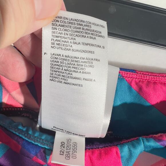 adidas Cropped Capri Leggings AeroReady Large Rear Pocket Elastic Cuff & Waist - Picture 7 of 16